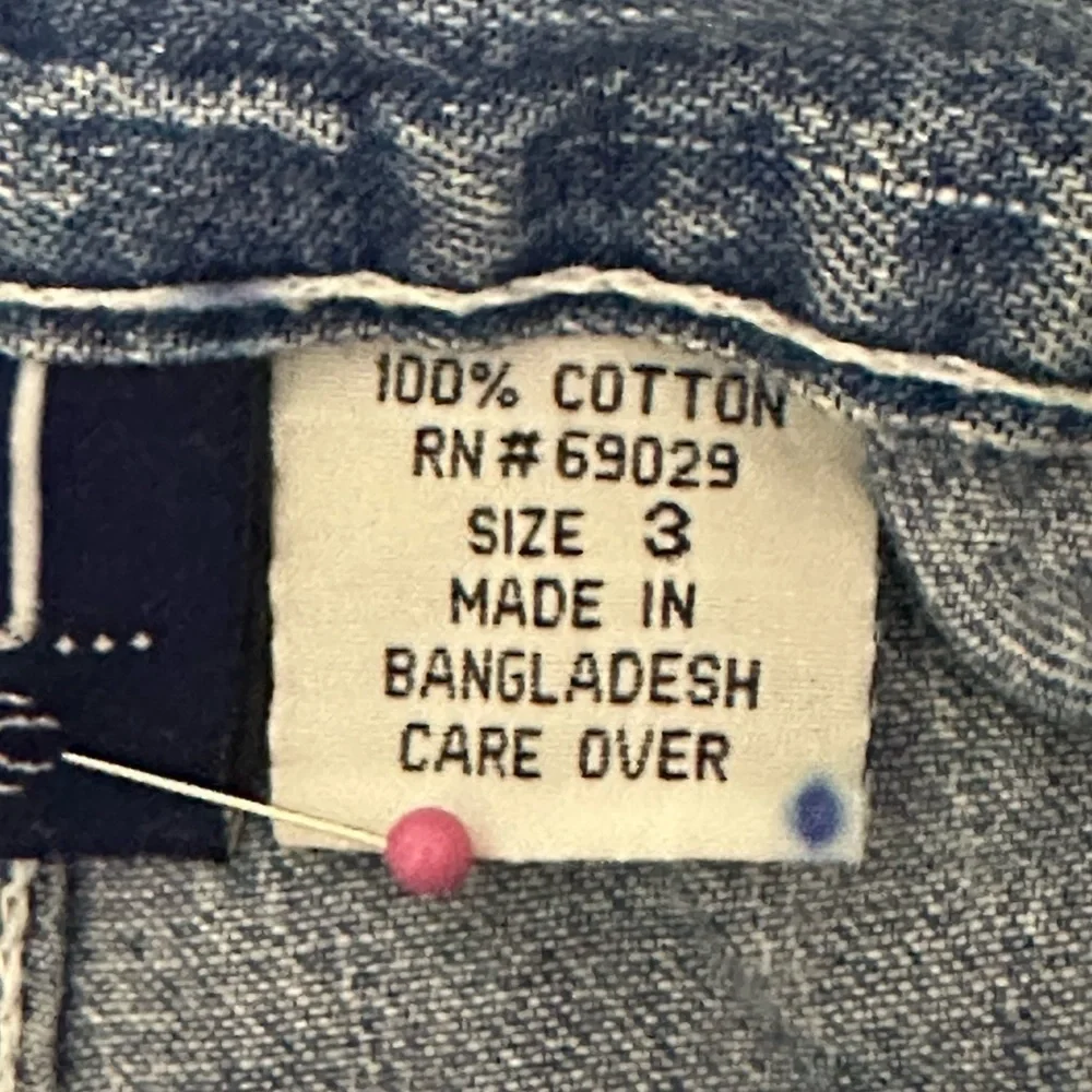 So sz 3 denim shorts with no hole or rips   Just minor distressing. Great shorts
